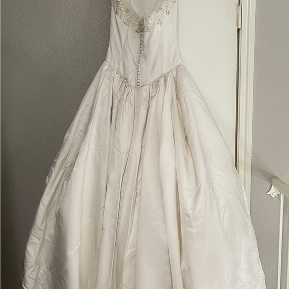 Amsale Strapless Wedding Dress - Picture 9 of 9